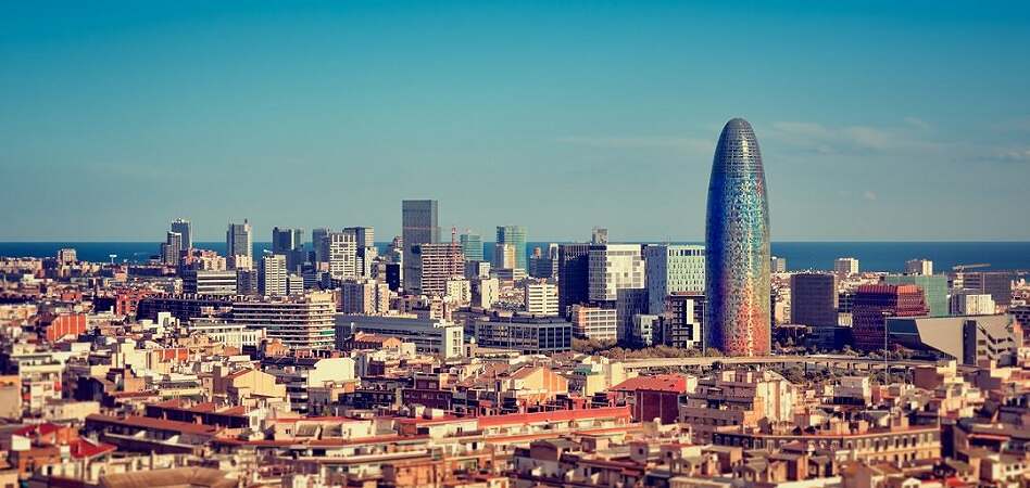 AKM Real Estate vende un edificio de oficinas a AEW en 22 @ en Barcelona asesorado por TCGI
